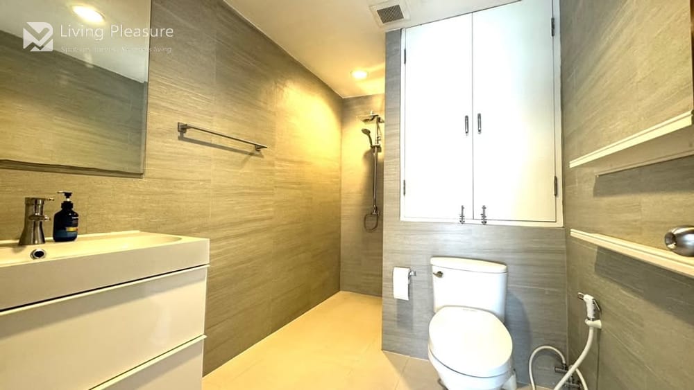 Spacious 3-Bedroom Condo for Sale and Rent near BTS Phrom Phong - Richmond Palace 16