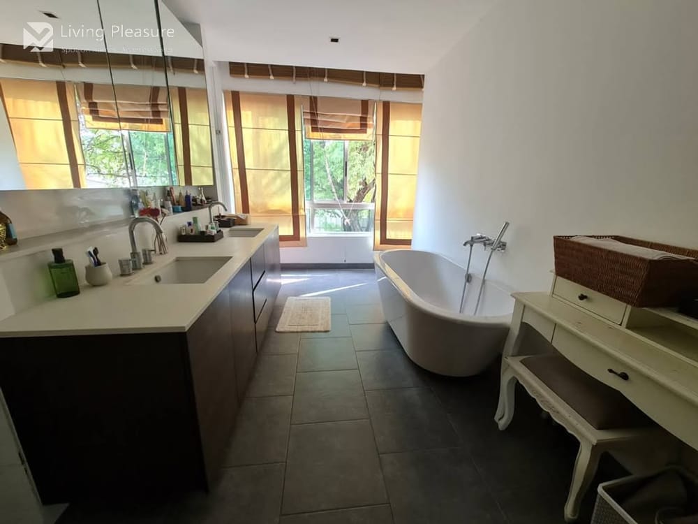 Ultimate Modern 3 Bedrooms Condo for Sale I The Lofts Yennakart 5