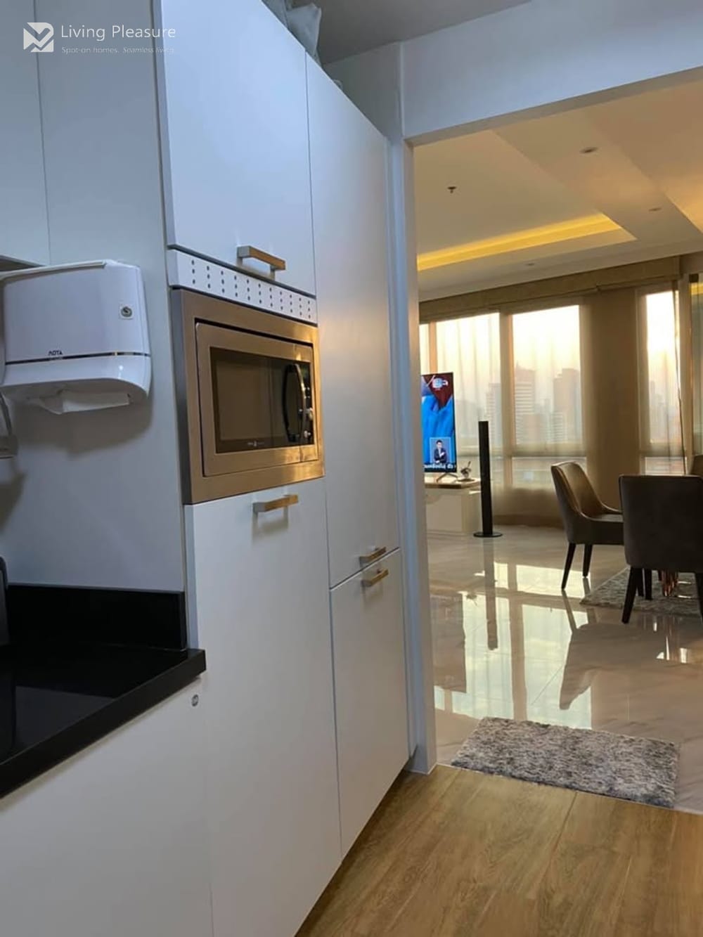 Luxurious 3-bedroom condo for Sale I Baan Rajprasong Condominium (Leasehold) 12