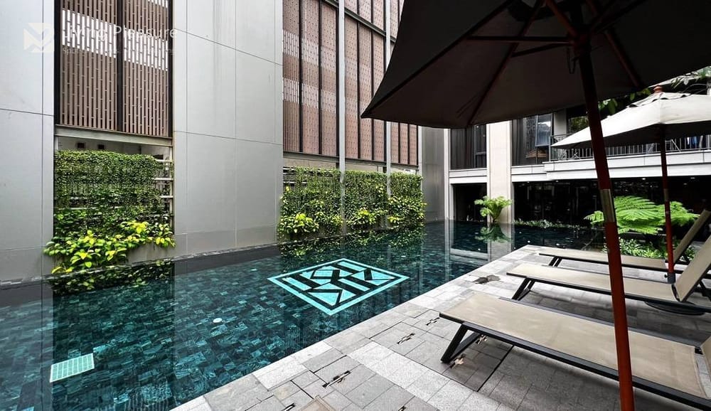 2-Bedroom Condo at Klass Sarasin - Rajdamri near BTS Ratchadamri 8