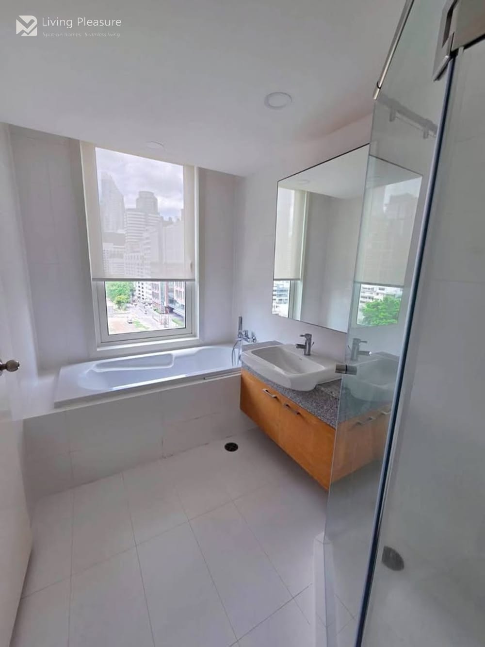 ให้เช่า 2 ห้องนอน คอนโด ใน แมนฮัตตัน ชิดลม (Manhattan Chidlom) 13
