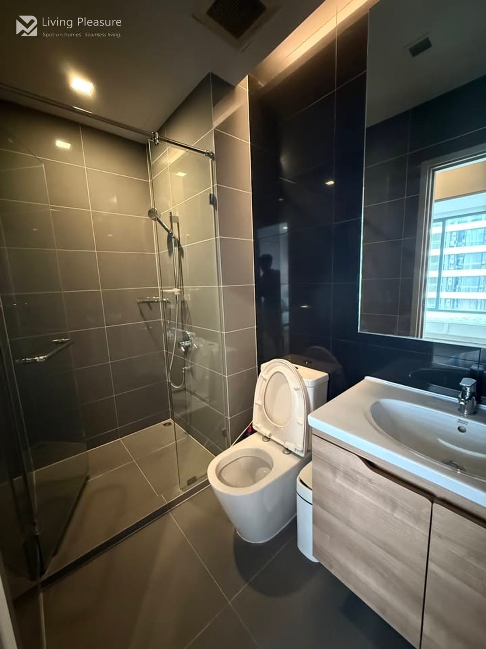 Pet-Friendly 2-Bedroom Condo for Rent at M Thonglor 10 11
