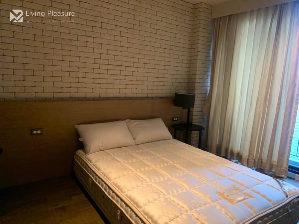 Spacious 3-Bedroom Duplex for Rent at Rende Sukhumvit 23, 0.4 km to MRT Sukhumvit 8