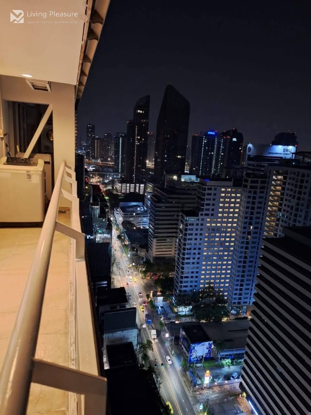 3 Bedroom Condo for Rent at Grand Park View - 0.7 km to MRT Sukhumvit 6