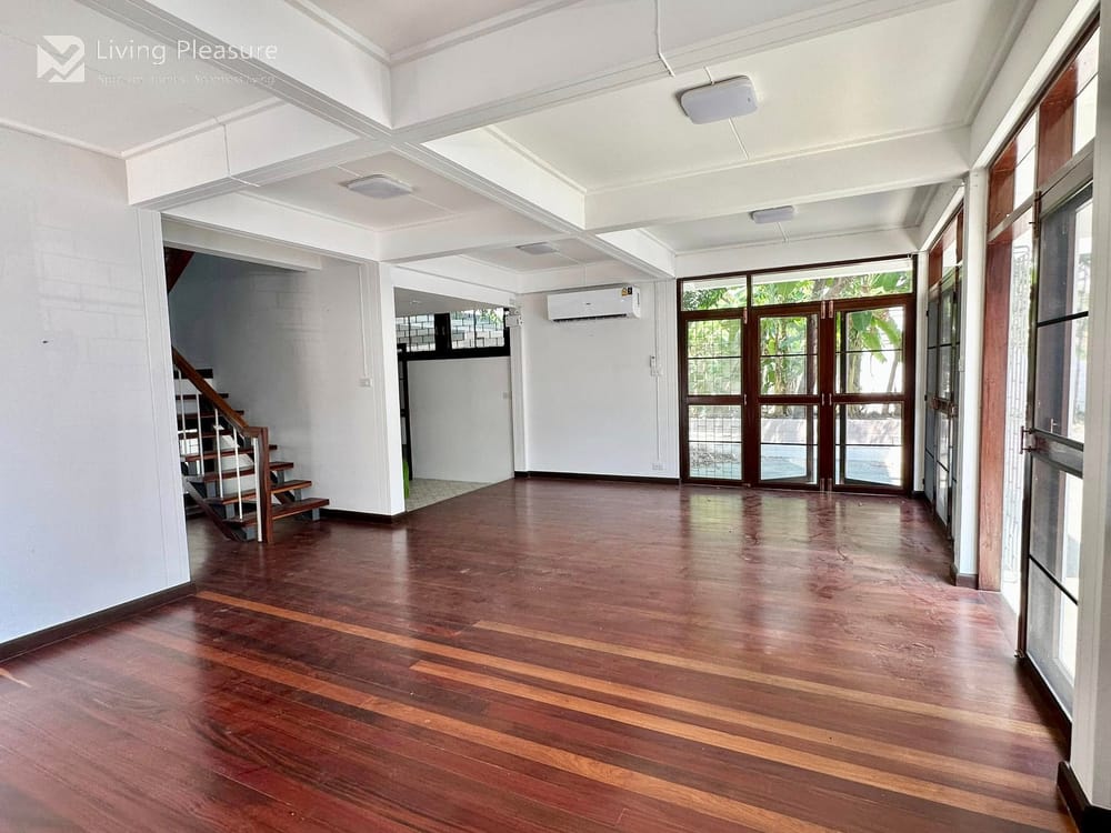 Detached House on Sukhumvit 60/1 2