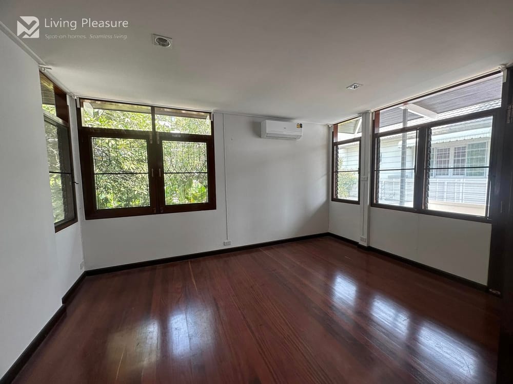 Detached House on Sukhumvit 60/1 5