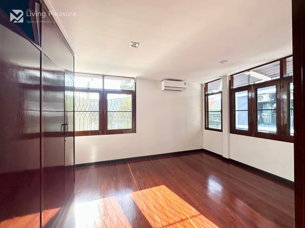 Detached House on Sukhumvit 60/1 9