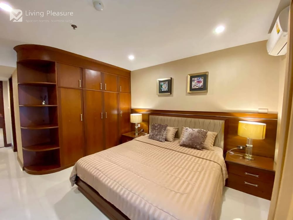 3-Bedroom Condo for Sale and Rent at Baan Suanpetch near BTS Phrom Phong 7