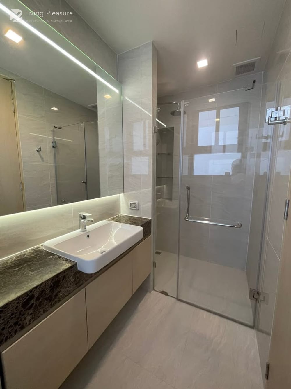 1 Bedroom Condo for Rent at Noble State 39 near BTS Phrom Phong 7