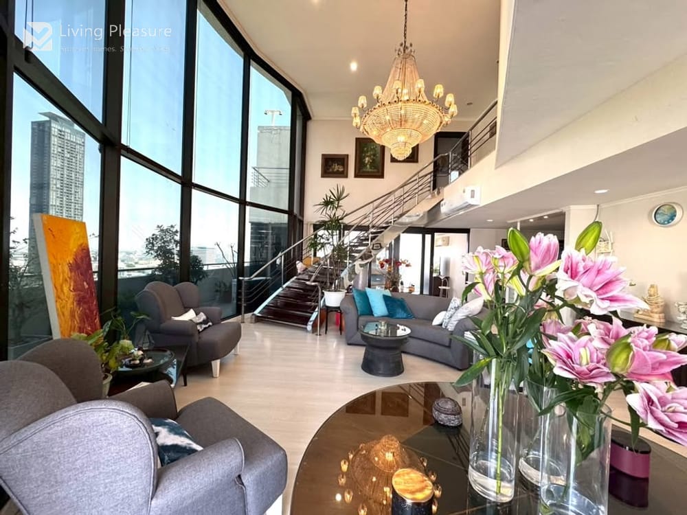 Spacious 3-Bedroom Penthouse for Rent at Supalai Place Sukhumvit 39 with City View 2