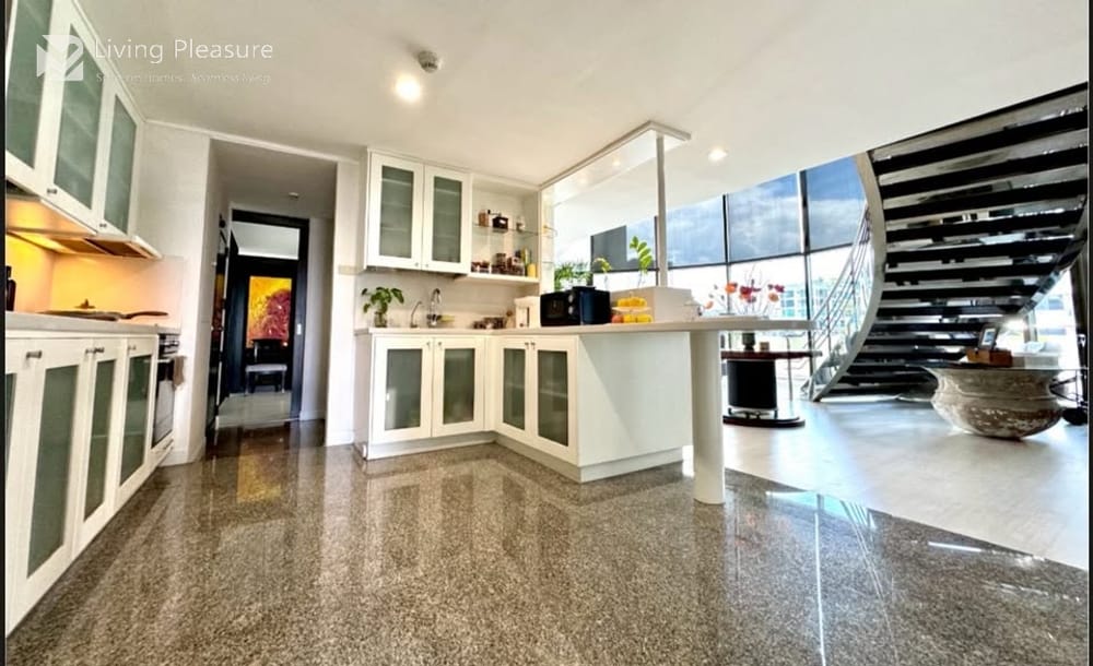 Spacious 3-Bedroom Penthouse for Rent at Supalai Place Sukhumvit 39 with City View 7
