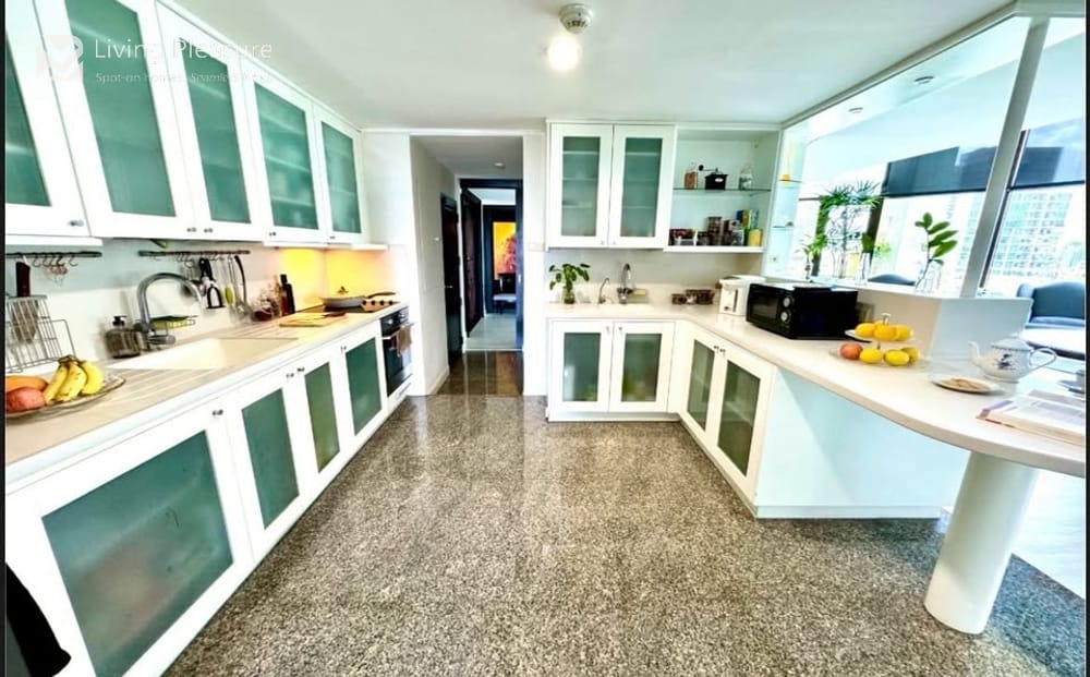 Spacious 3-Bedroom Penthouse for Rent at Supalai Place Sukhumvit 39 with City View 9