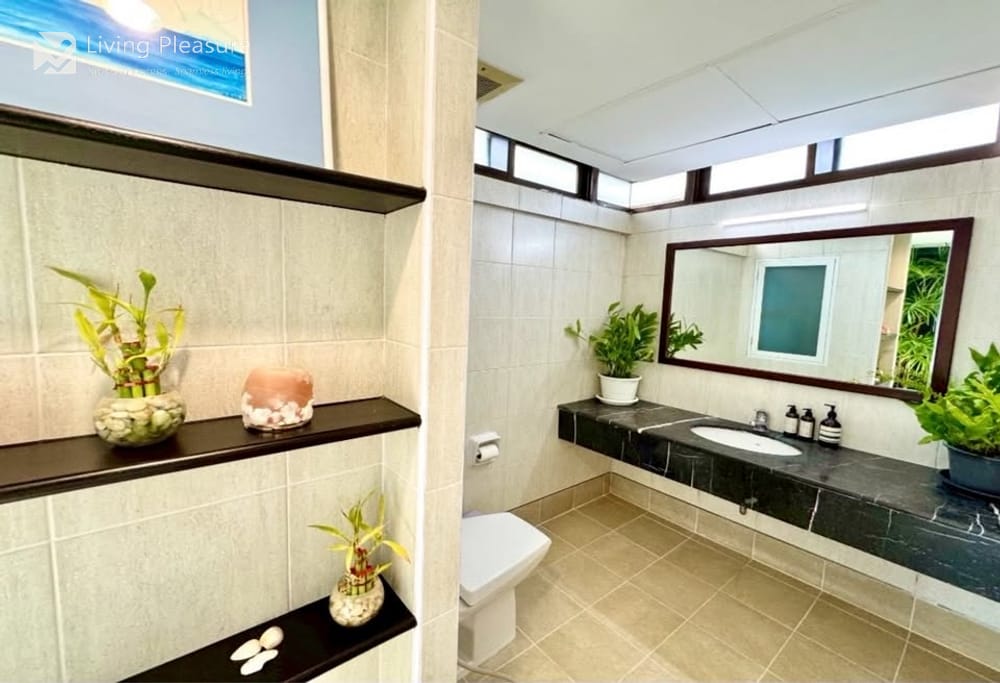 Spacious 3-Bedroom Penthouse for Rent at Supalai Place Sukhumvit 39 with City View 15