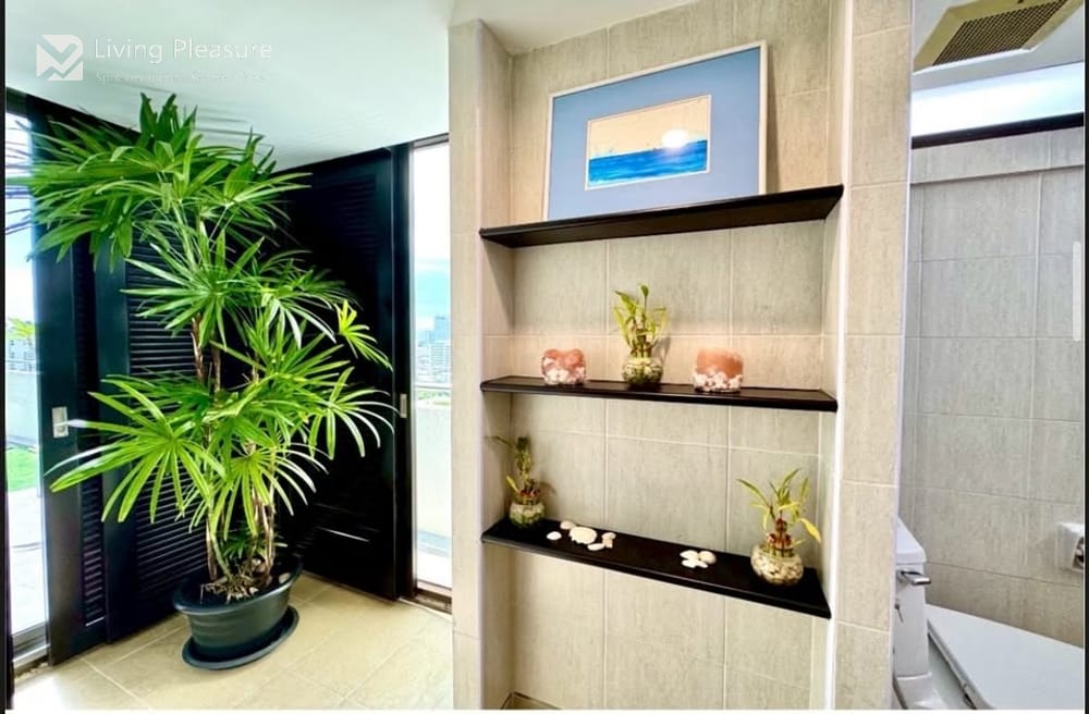 Spacious 3-Bedroom Penthouse for Rent at Supalai Place Sukhumvit 39 with City View 16