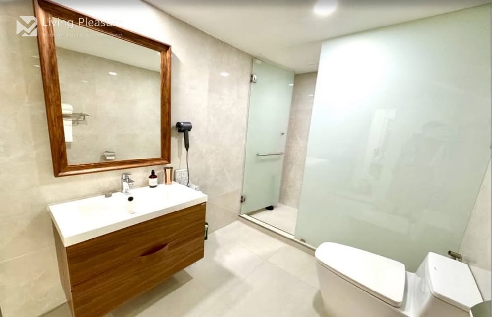 Spacious 3-Bedroom Penthouse for Rent at Supalai Place Sukhumvit 39 with City View 19