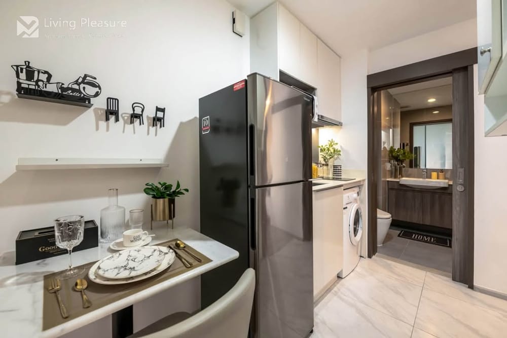 Modern Studio for Rent I Ideo Mobi Asoke I MRT Phetchaburi 12