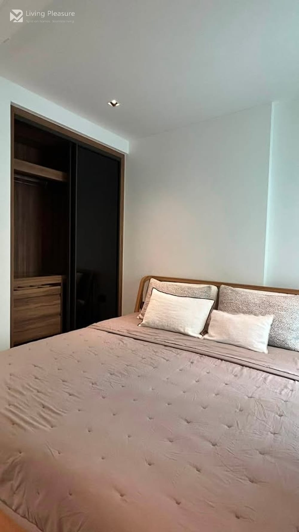 Luxury Japandi Studio Condo ( Slide-Door ) I Chalermnit Art De Maison I BTS Thonglor 7