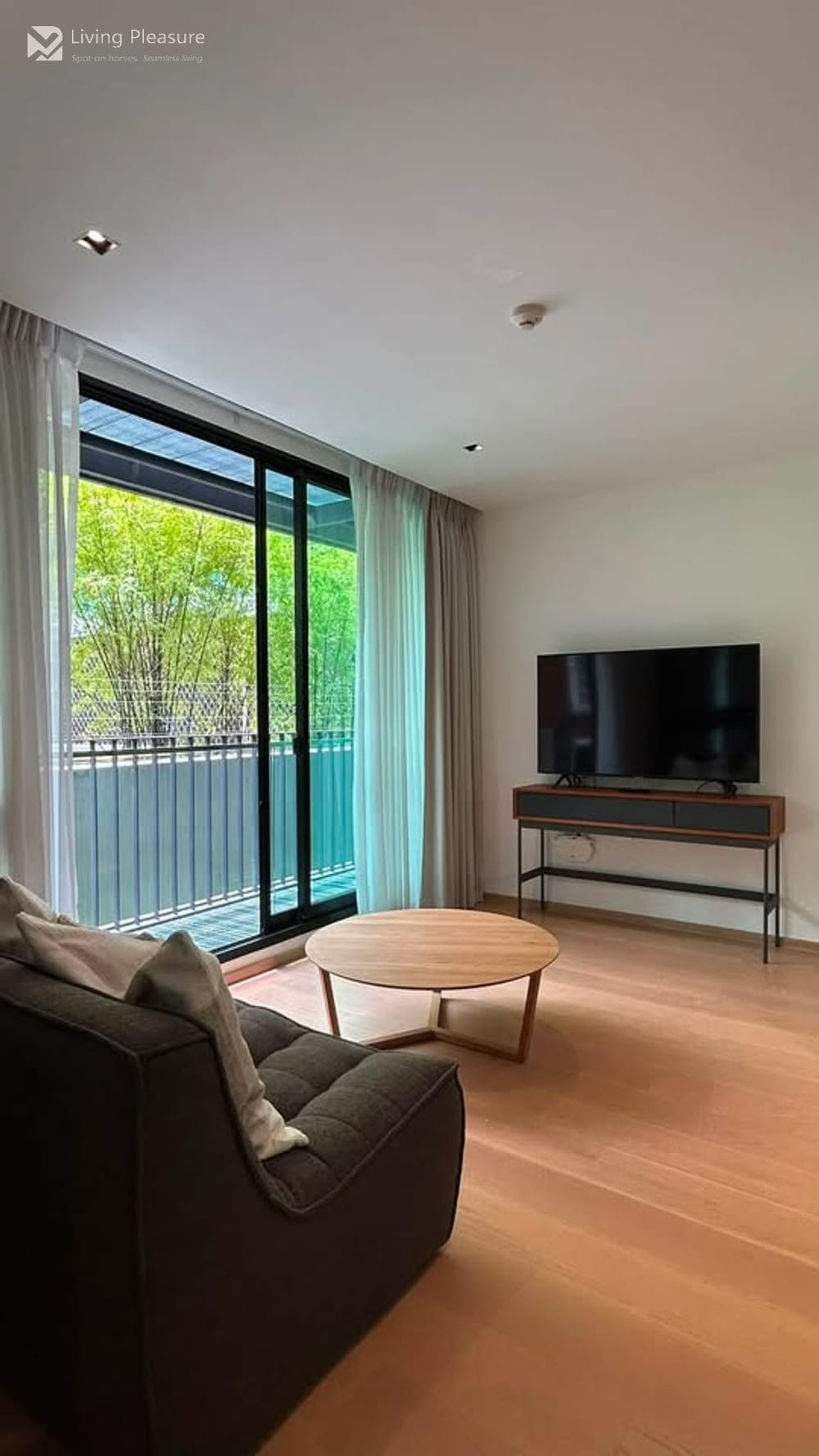 Luxury Japandi Studio Condo ( Slide-Door ) I Chalermnit Art De Maison I BTS Thonglor 9