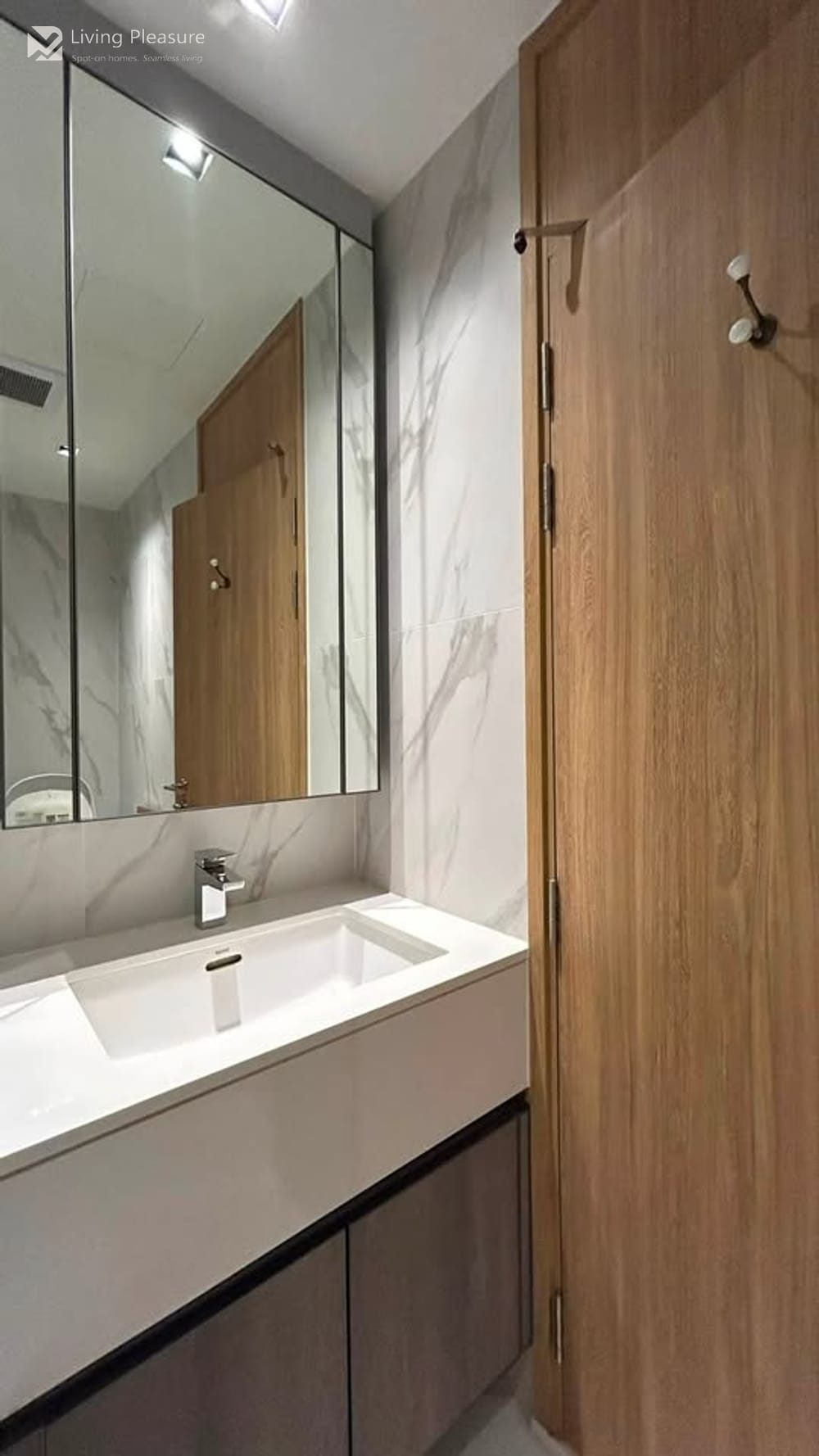 Luxury Japandi Studio Condo ( Slide-Door ) I Chalermnit Art De Maison I BTS Thonglor 17