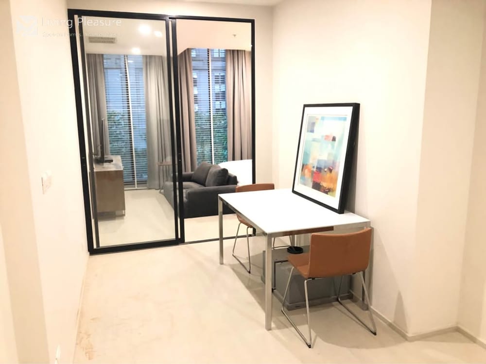 Modern Studio (Slide-Door) I Rent at Noble Ploenchit I BTS Phloen Chit 2