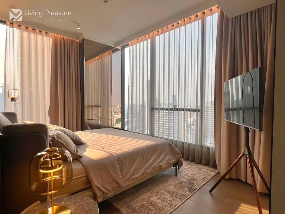 3 Bedroom Condo for Rent at Celes Asoke, Steps from MRT Sukhumvit 4
