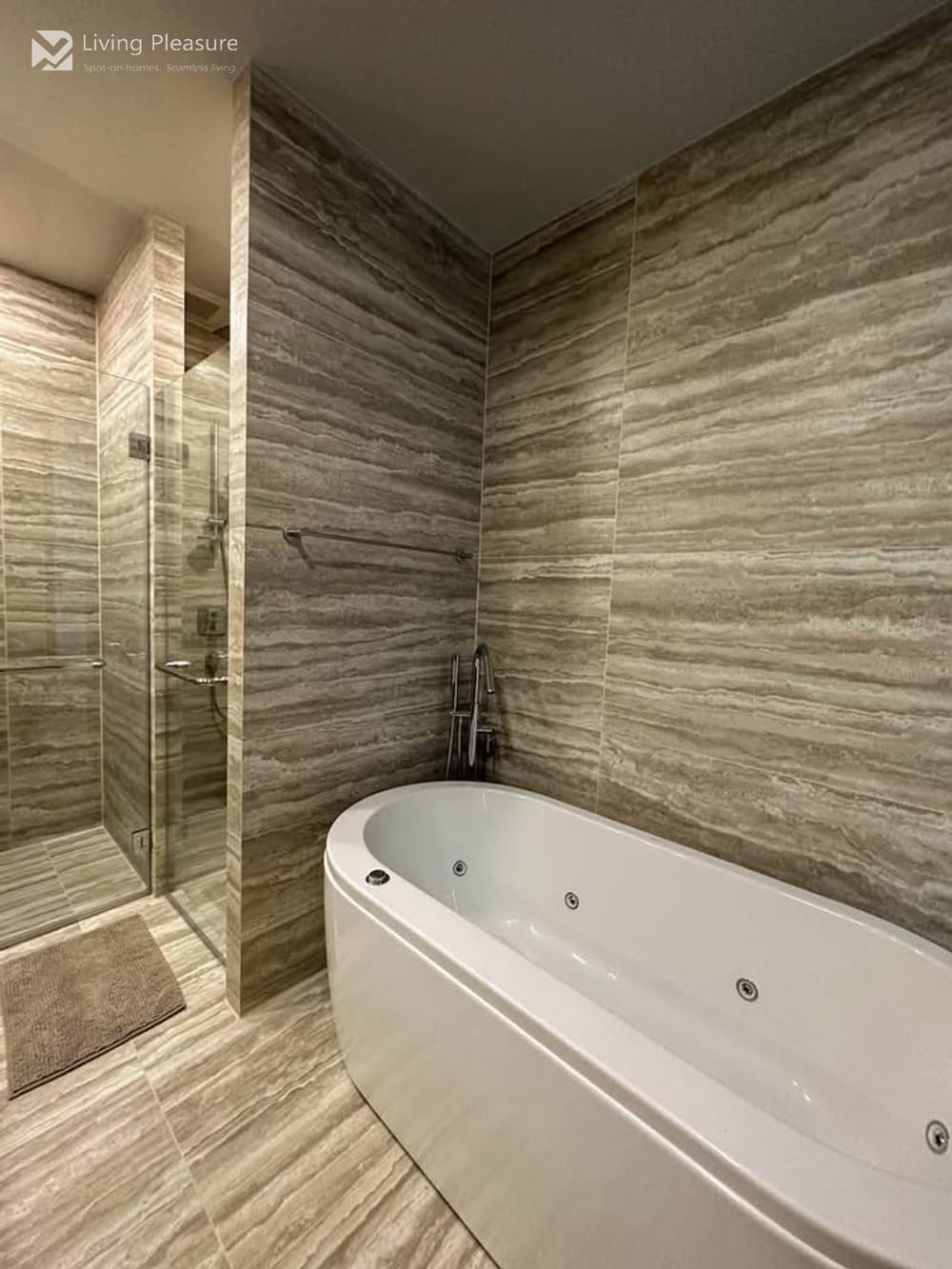 3 Bedroom Condo for Rent at Celes Asoke, Steps from MRT Sukhumvit 9