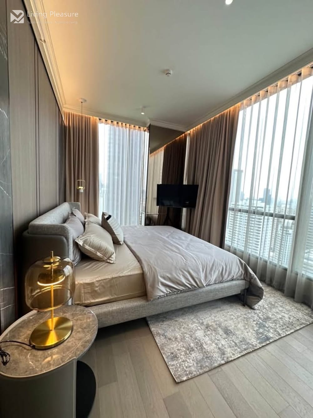 3 Bedroom Condo for Rent at Celes Asoke, Steps from MRT Sukhumvit 10