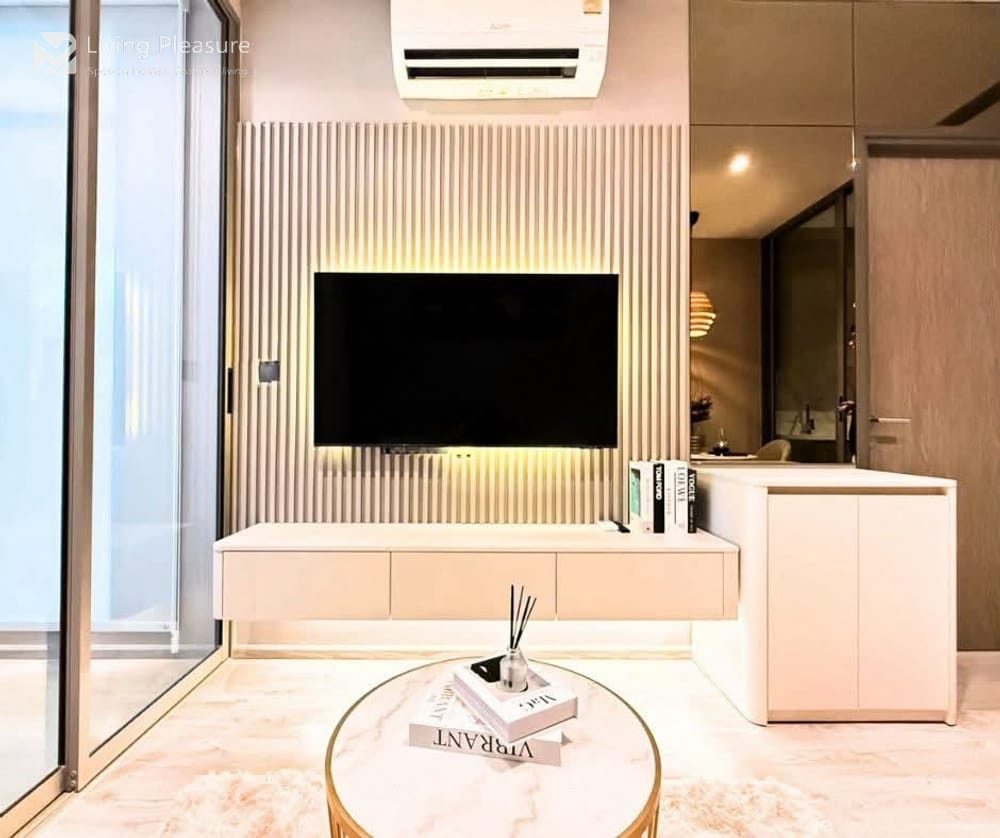 1 Bedroom Condo for Rent at RHYTHM Ekkamai - 0.4 km to BTS Ekkamai 9