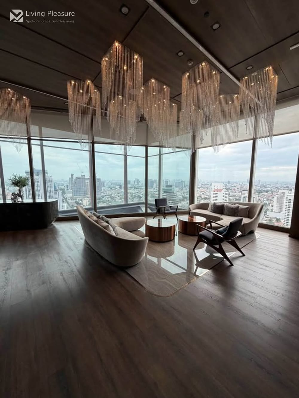 1 Bedroom Condo for Rent at RHYTHM Ekkamai - 0.4 km to BTS Ekkamai 15