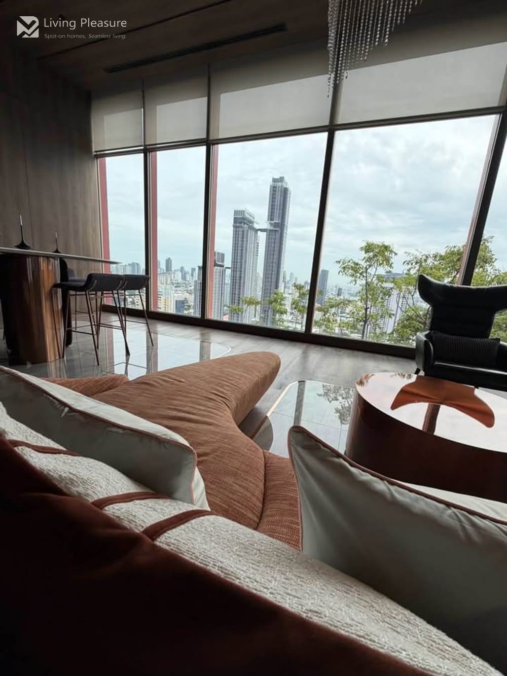 1 Bedroom Condo for Rent at RHYTHM Ekkamai - 0.4 km to BTS Ekkamai 20