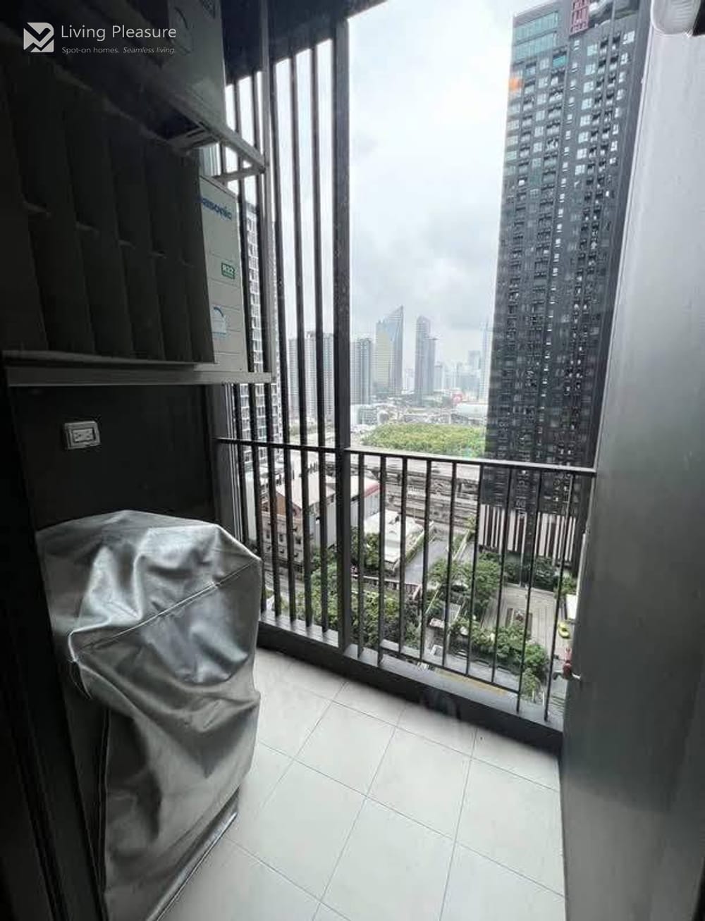 1-Bedroom Condo for Rent I Life Asoke Rama 9 I MRT Phra Ram 9 5