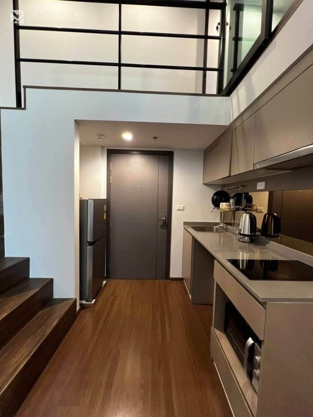 Modern 2-Bedroom Duplex for Rent at IDEO New Rama 9 with City View in Bang Kapi, Bangkok 4