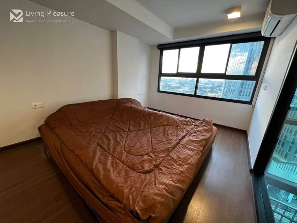Modern 2-Bedroom Duplex for Rent at IDEO New Rama 9 with City View in Bang Kapi, Bangkok 7