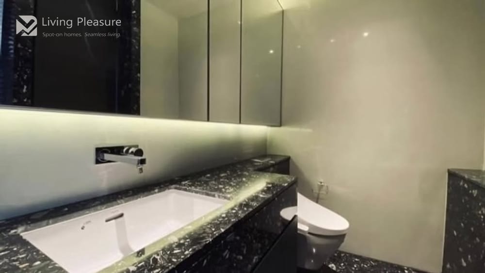 Modern 1-Bedroom Condo for Sale and Rent at BEATNIQ Sukhumvit 32, Near BTS Thong Lo 10
