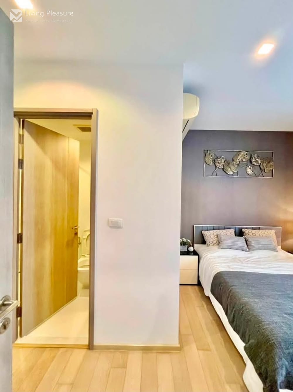 1-Bedroom Condo for Sale and Rent in HQ by Sansiri, 0.9 km to BTS Thong Lo 3