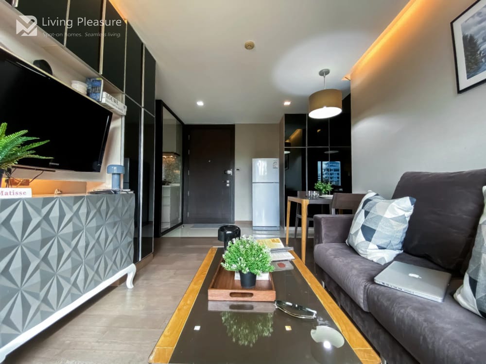 Tidy Deluxe Condominium  2