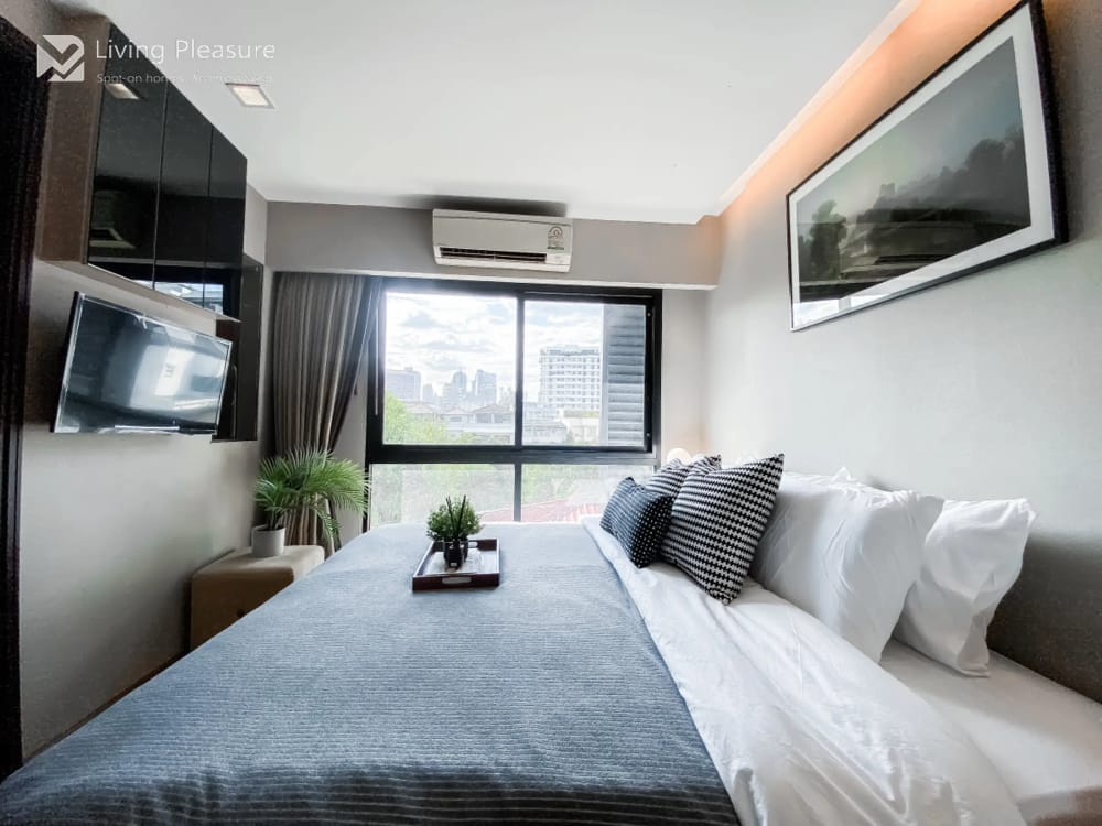 Tidy Deluxe Condominium  3