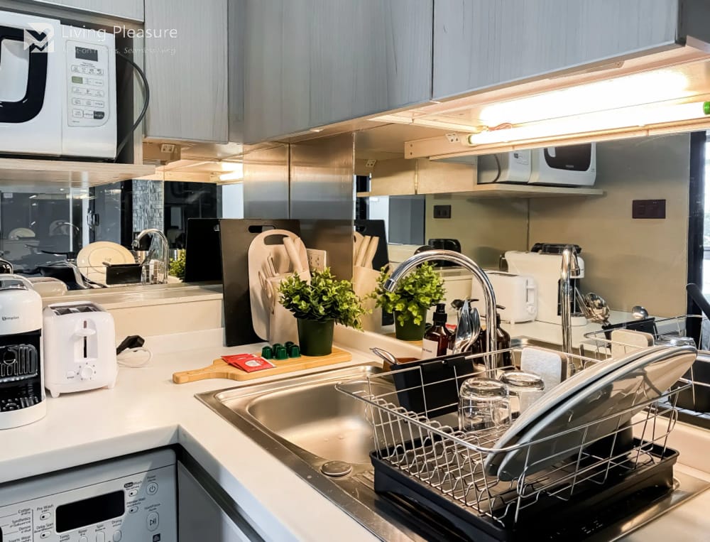 Tidy Deluxe Condominium  7