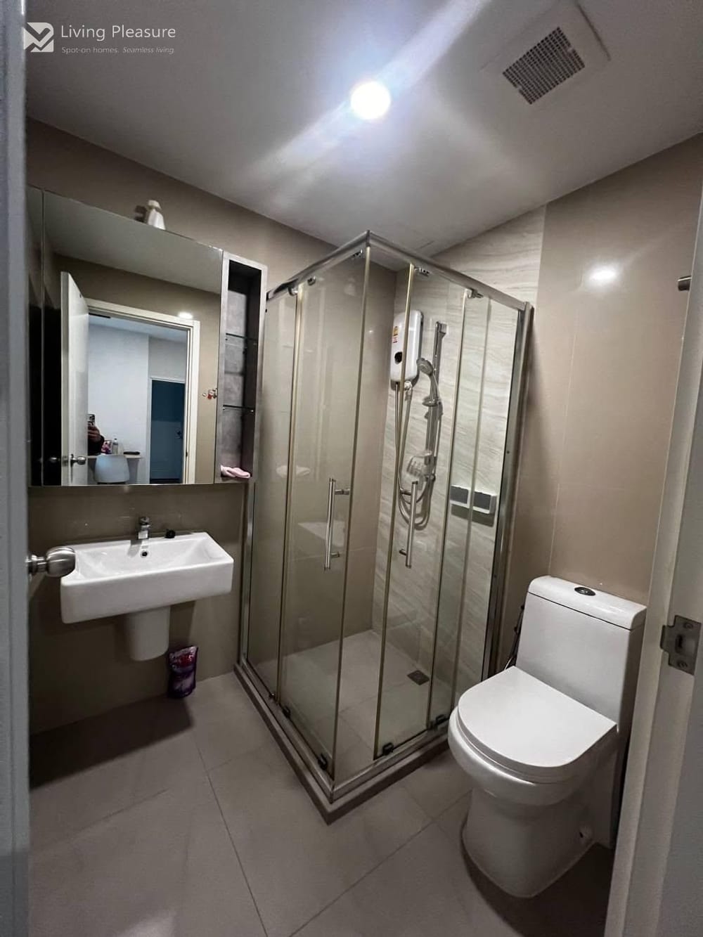 2-Bedroom Condo for Rent at The Tree Sukhumvit 71-Ekamai with City View near ARL RamkhamHaeng 11