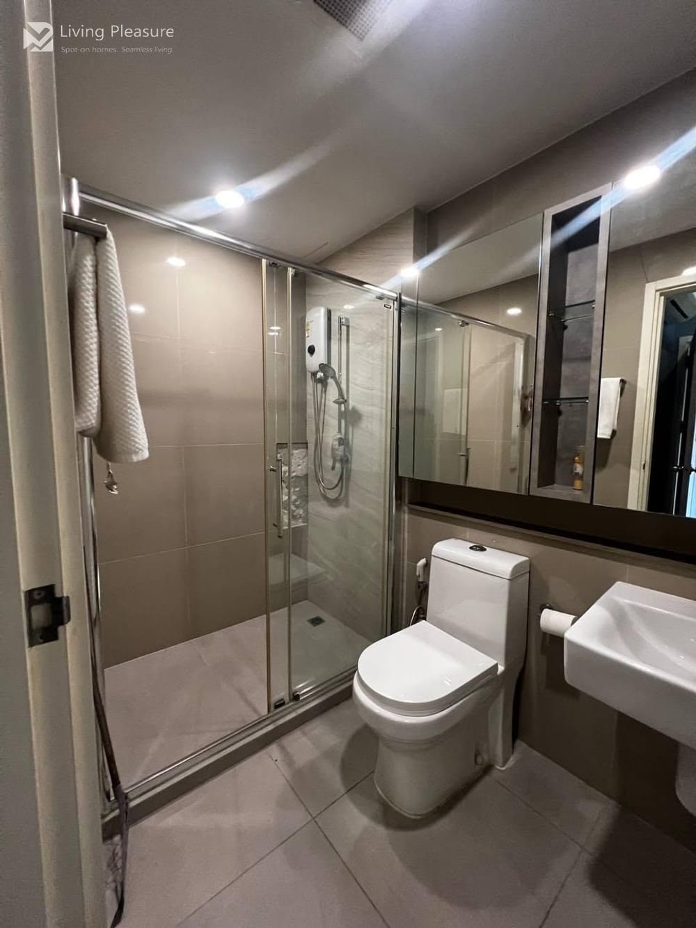 2-Bedroom Condo for Rent at The Tree Sukhumvit 71-Ekamai with City View near ARL RamkhamHaeng 15