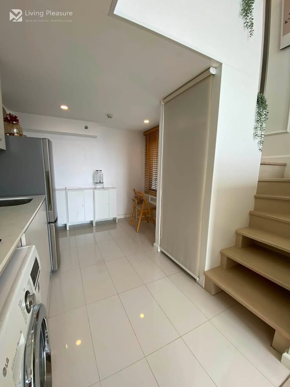 2-Bedroom Condo for Rent in Knightsbridge Prime Sathorn, Near BTS Chong Nonsi 17