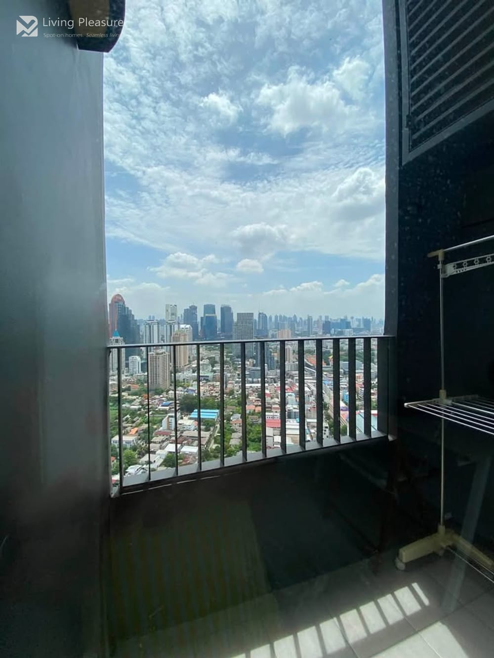 2-Bedroom Condo for Rent in Knightsbridge Prime Sathorn, Near BTS Chong Nonsi 25