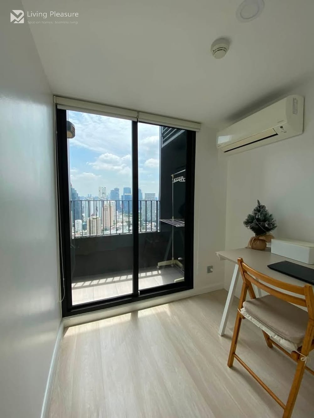 2-Bedroom Condo for Rent in Knightsbridge Prime Sathorn, Near BTS Chong Nonsi 26