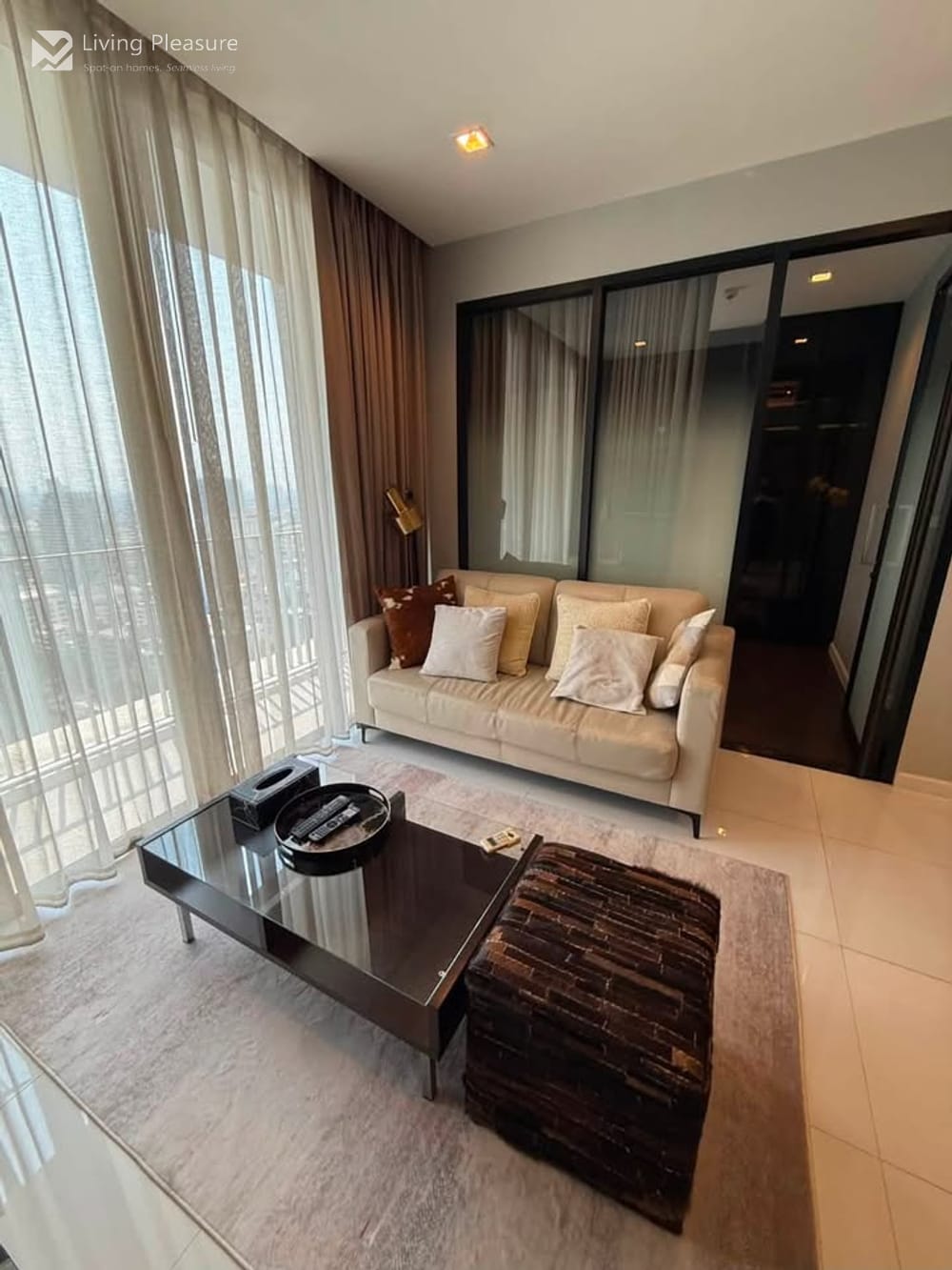 2-Bedroom Condo for Rent at Nara 9 by Eastern Star near BTS Chong Nonsi 21