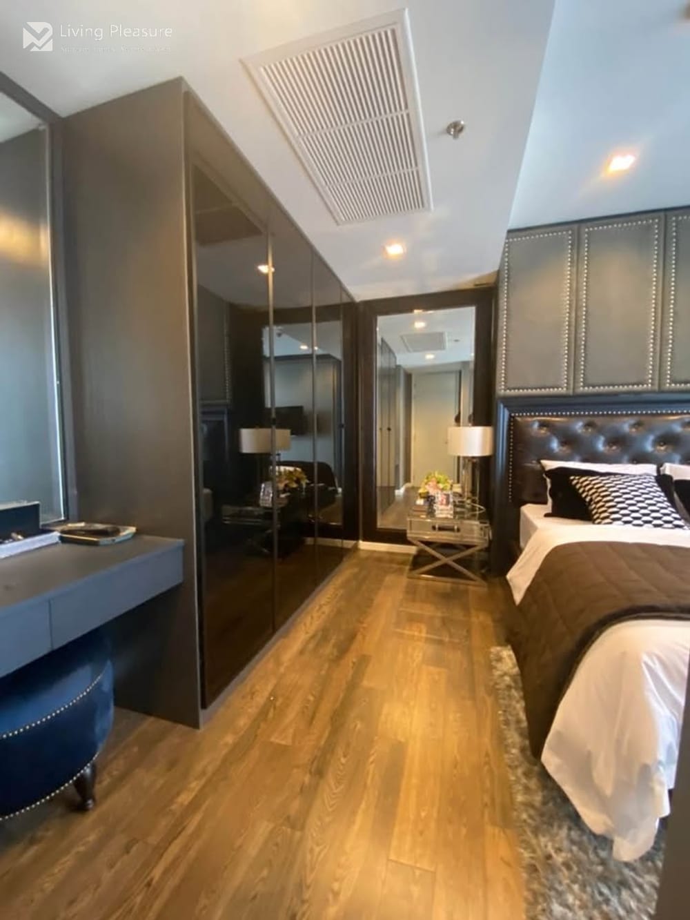 2-Bedroom Condo for Rent at Nara 9 by Eastern Star - City Views, Near BTS Chong Nonsi 2