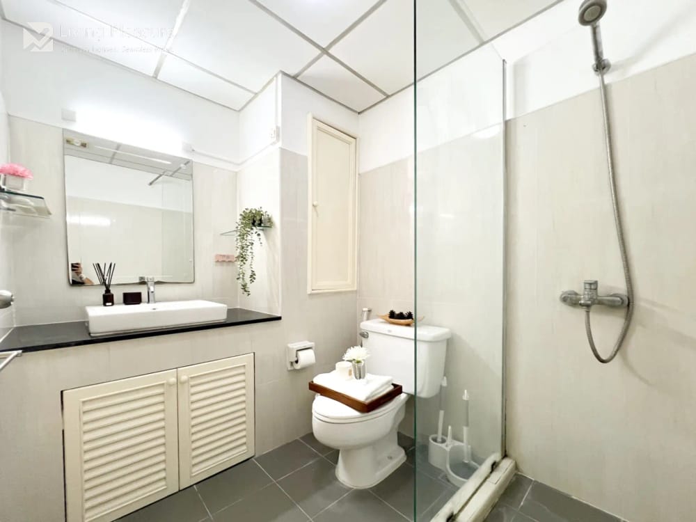 ให้เช่า 2 ห้องนอน คอนโด ใน สีลม สวีท (Silom Suite) 12