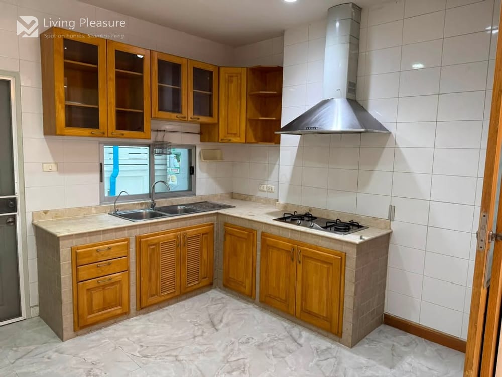 Spacious 4-Bedroom TownHouse for Rent at Baan Klang Krung (Sathorn-Narathiwas) - Pet Friendly near Central Rama 3 8