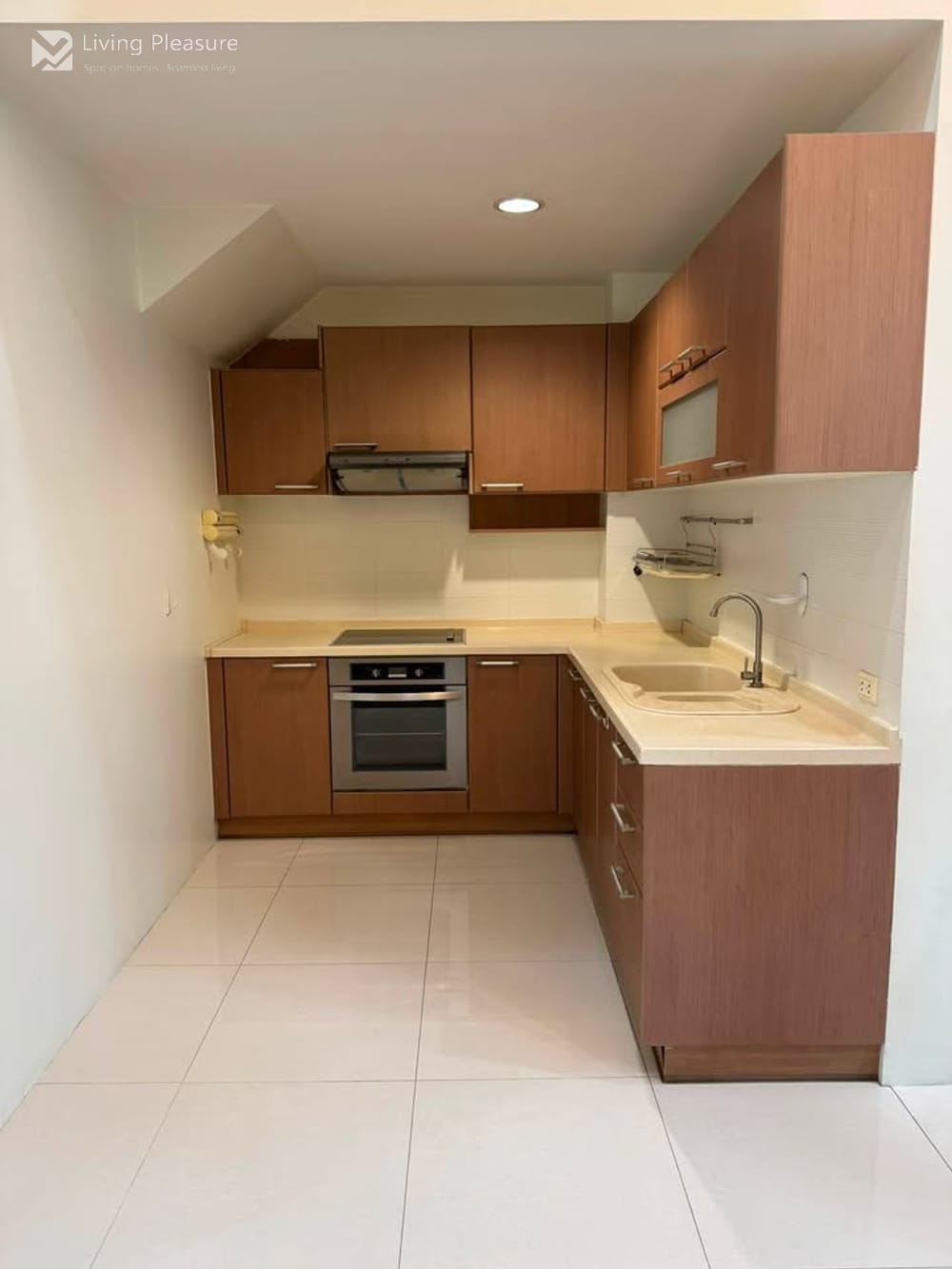 Spacious 4-Bedroom TownHouse for Rent at Baan Klang Krung (Sathorn-Narathiwas) - Pet Friendly near Central Rama 3 9