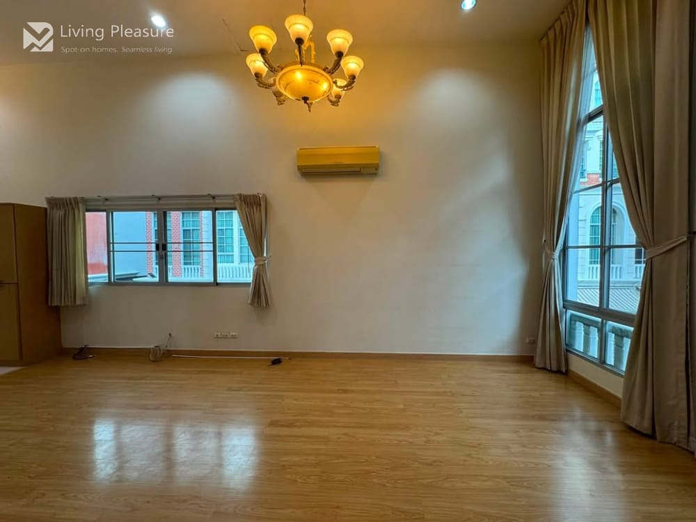 Spacious 4-Bedroom TownHouse for Rent at Baan Klang Krung (Sathorn-Narathiwas) - Pet Friendly near Central Rama 3 10