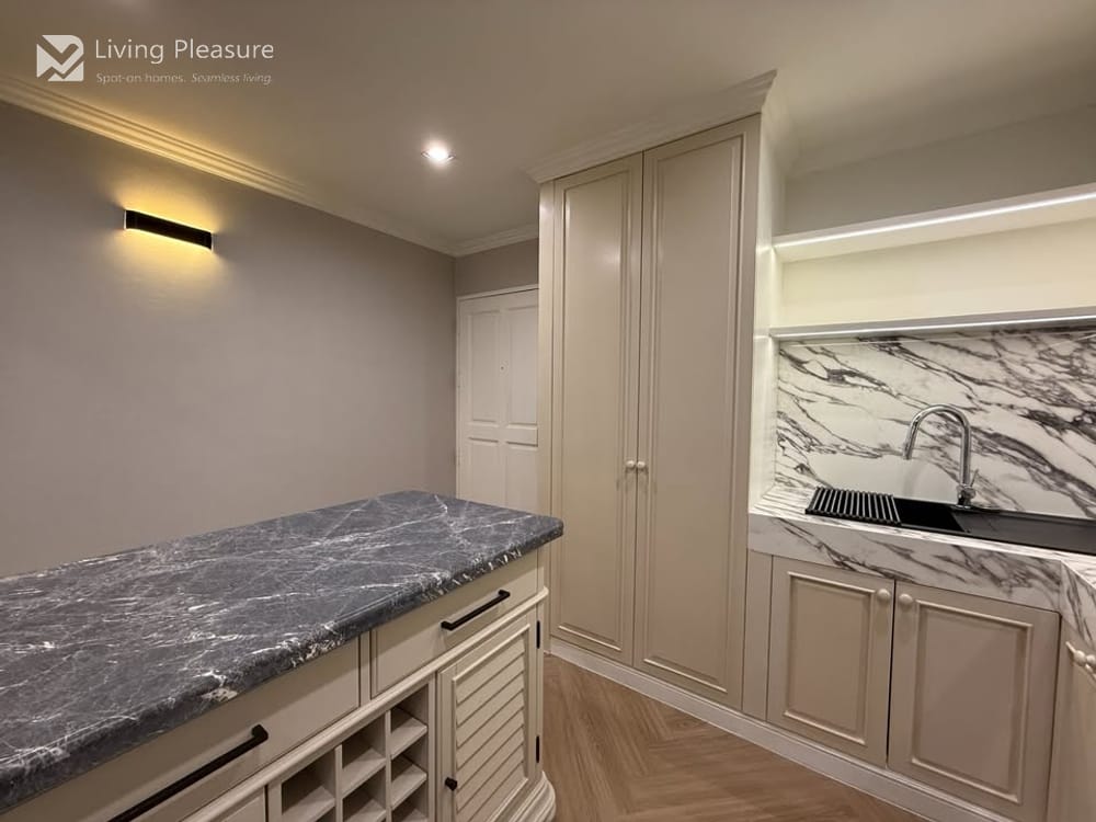 3-Bedroom Condo for Rent at Top View Tower with City View near BTS Thong Lo, Upper Sukhumvit 3